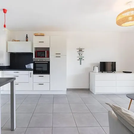 Spacious 45 Sqm Flat + Large Terrace.200m To * Grosseto-Prugna