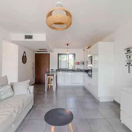 Spacious 45 Sqm Flat + Large Terrace.200m To Apartment *